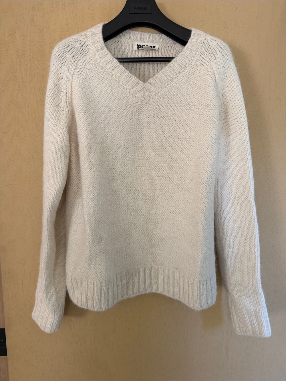 Ivory alpaca V-Neck Knit Sweater